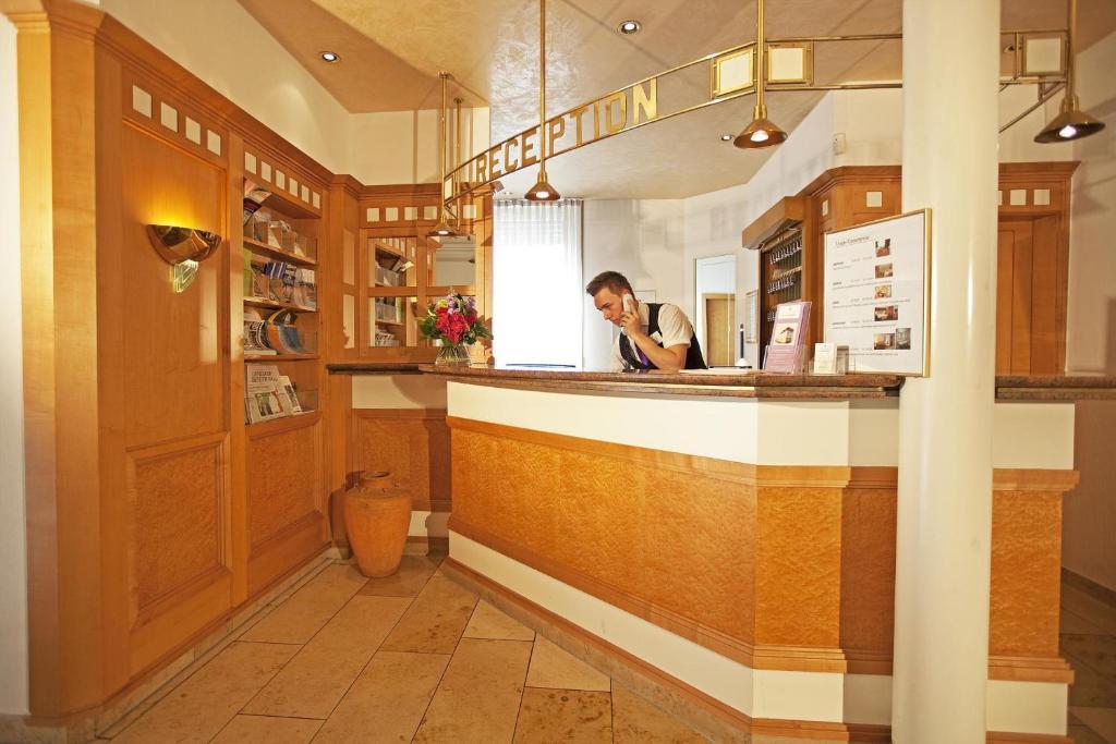 Hotel Hirsch ليونبيرغ المظهر الخارجي الصورة