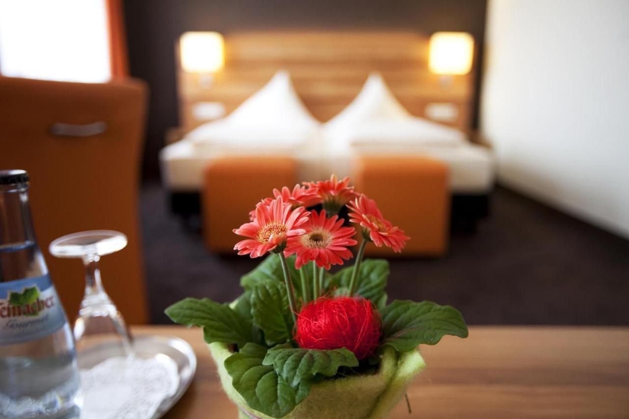 Hotel Hirsch ليونبيرغ الغرفة الصورة