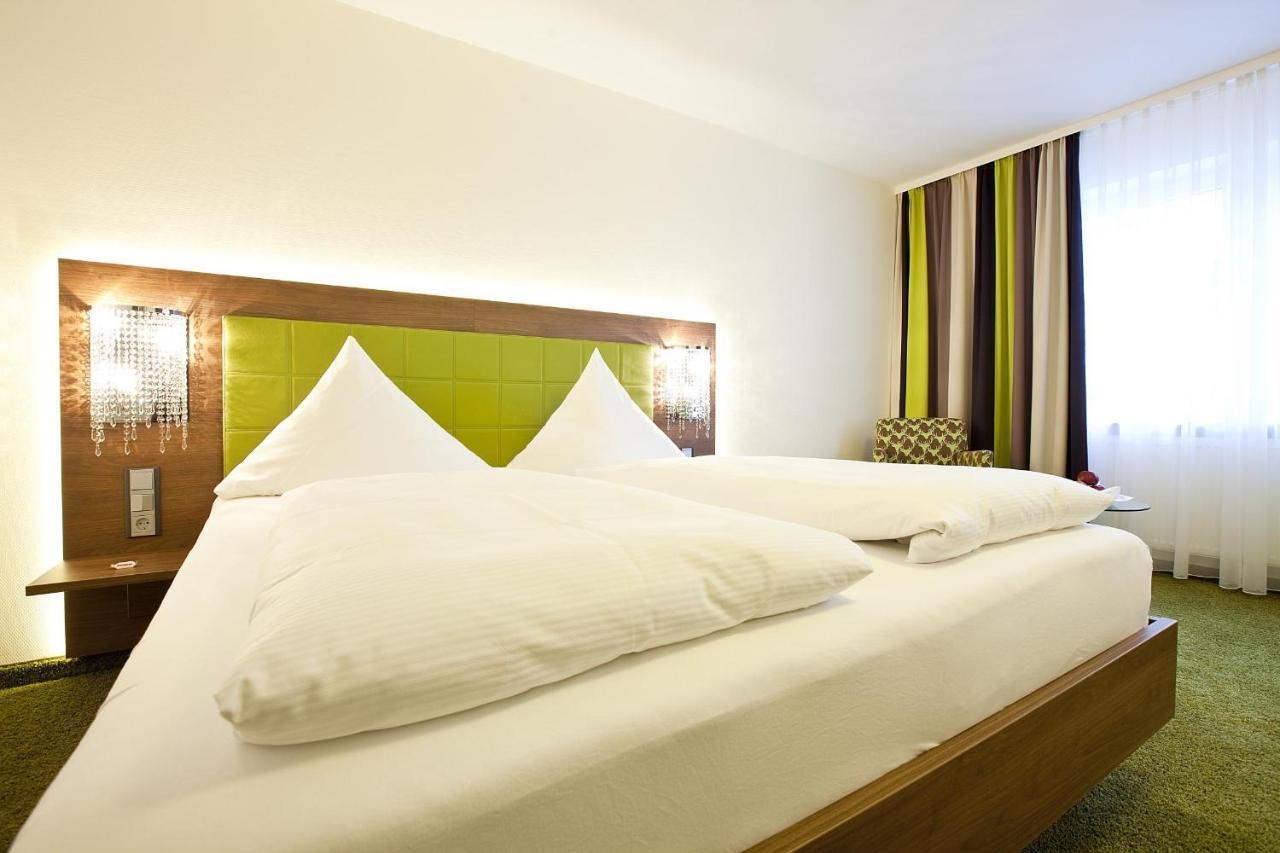 Hotel Hirsch ليونبيرغ الغرفة الصورة